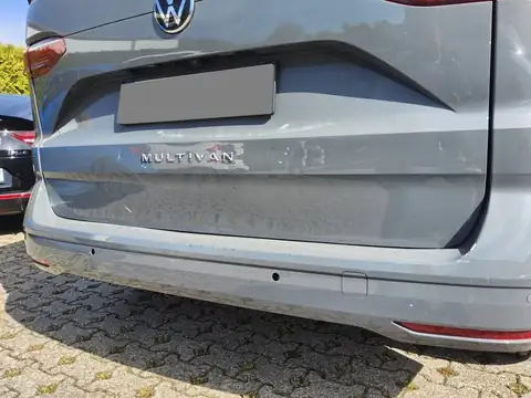 Auffahrunfall in Stolberg mit Heckschaden an Neuwagen – Schadendokumentation, Bild 2 von 6 Auffahrunfall in Stolberg mit Heckschaden an Neuwagen: Originalaufnahme 2 von 6 zur Schadendokumentation