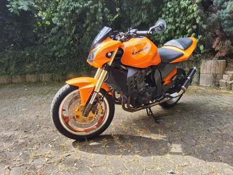 Düren: Begutachtung einer Kawasaki Z1000 – Schadendokumentation, Bild 1 von 6 Düren: Begutachtung einer Kawasaki Z1000: Originalaufnahme 1 von 6 zur Schadendokumentation