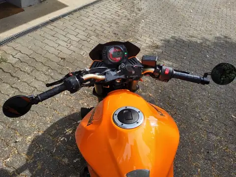 Düren: Begutachtung einer Kawasaki Z1000 – Schadendokumentation, Bild 3 von 6 Düren: Begutachtung einer Kawasaki Z1000: Originalaufnahme 3 von 6 zur Schadendokumentation