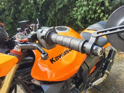 Düren: Begutachtung einer Kawasaki Z1000 – Schadendokumentation, Bild 5 von 6 Düren: Begutachtung einer Kawasaki Z1000: Originalaufnahme 5 von 6 zur Schadendokumentation