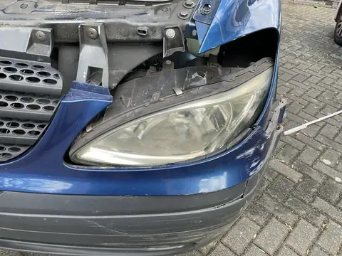 Handwerkerfahrzeug aus Baesweiler in Unfall mit Totalschaden verwickelt – Schadendokumentation, Bild 5 von 6 Handwerkerfahrzeug aus Baesweiler in Unfall mit Totalschaden verwickelt: Originalaufnahme 5 von 6 zur Schadendokumentation