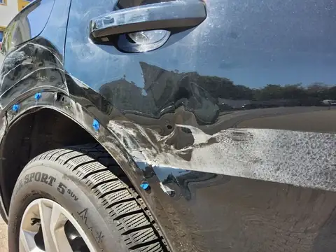 Jülich: Haftpflichtgutachten nach Verkehrsunfall am Audi Q5 – Schadendokumentation, Bild 2 von 6 Jülich: Haftpflichtgutachten nach Verkehrsunfall am Audi Q5: Originalaufnahme 2 von 6 zur Schadendokumentation