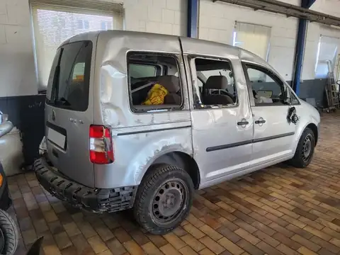 Massiver Unfall mit Totalschaden nach Rotlichtverstoß in Eschweiler – Schadendokumentation, Bild 4 von 6 Massiver Unfall mit Totalschaden nach Rotlichtverstoß in Eschweiler: Originalaufnahme 4 von 6 zur Schadendokumentation