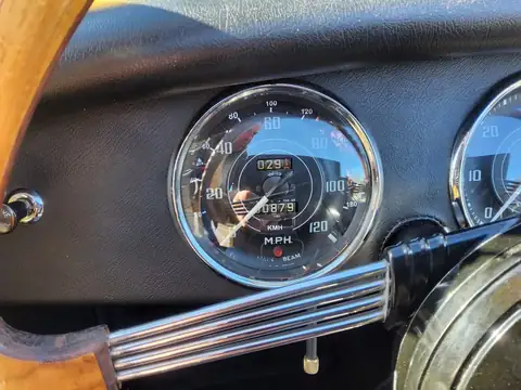 Oldtimergutachten für klassische Fahrzeuge in Düren – Schadendokumentation, Bild 4 von 6 Oldtimergutachten für klassische Fahrzeuge in Düren: Originalaufnahme 4 von 6 zur Schadendokumentation