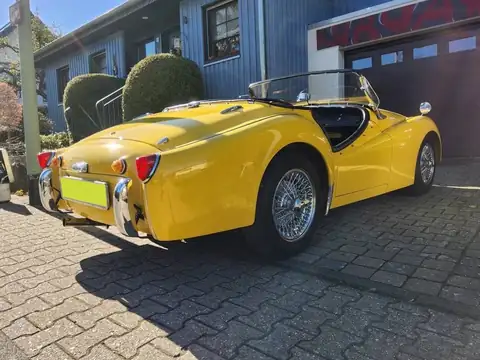 Oldtimergutachten für klassische Fahrzeuge in Düren – Schadendokumentation, Bild 5 von 6 Oldtimergutachten für klassische Fahrzeuge in Düren: Originalaufnahme 5 von 6 zur Schadendokumentation
